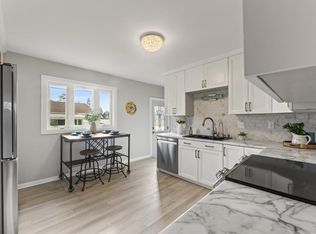 1639 Aldoro Dr, Waukesha, WI 53188