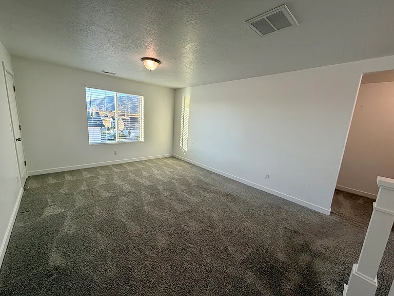 1477 E 3125 N — Photo 25