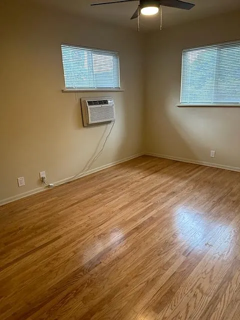 2 bed, 700 sqft, $2,500 — Photo 3
