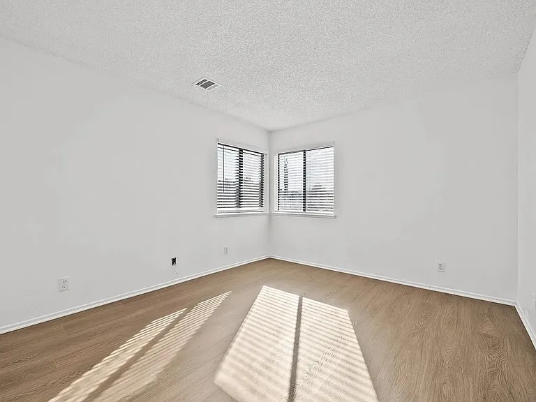38501 Larkin Ave #4 — Photo 21