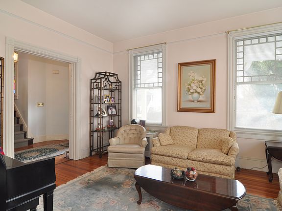 4th image of 183 Ashford Ave