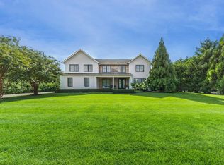 37 Woodland Dr, Sag Harbor, NY 11963