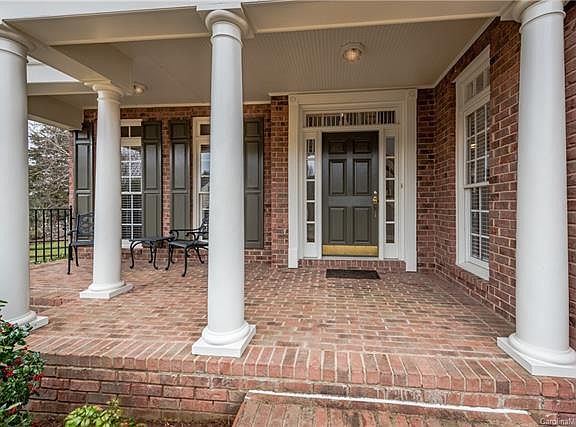 3rd image of 2520 Arden Gate Ln
