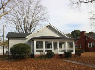 212 N Main St, Holly Springs, NC 27540