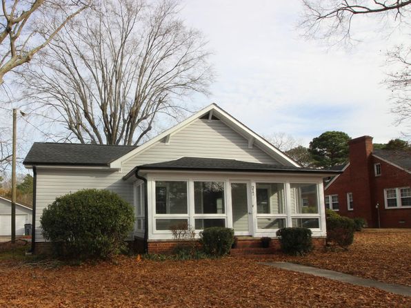 212 N Main St, Holly Springs, NC 27540