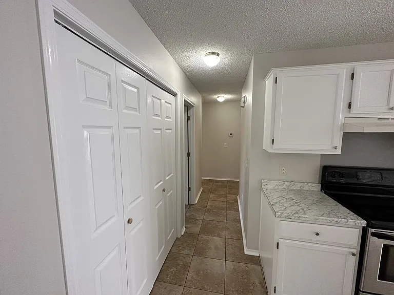 1306 Crescent St — Photo 13