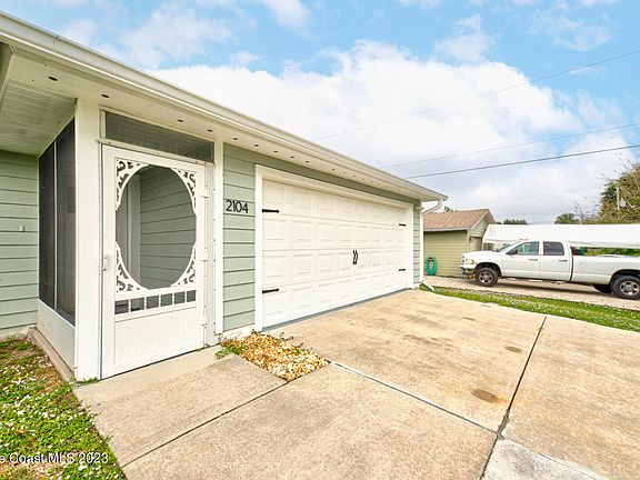 4th image of 2104 Wagonwheel Ave SE