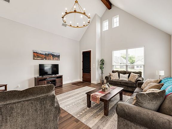 3rd image of 109 Vaughn Meadows Dr