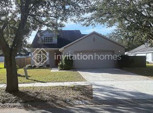 1215 Lake Shore Ranch Dr, Seffner, FL 33584