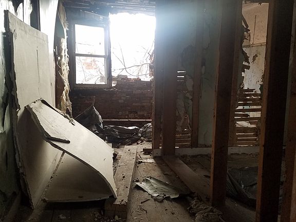 4th image of 5710 Columbine Dr