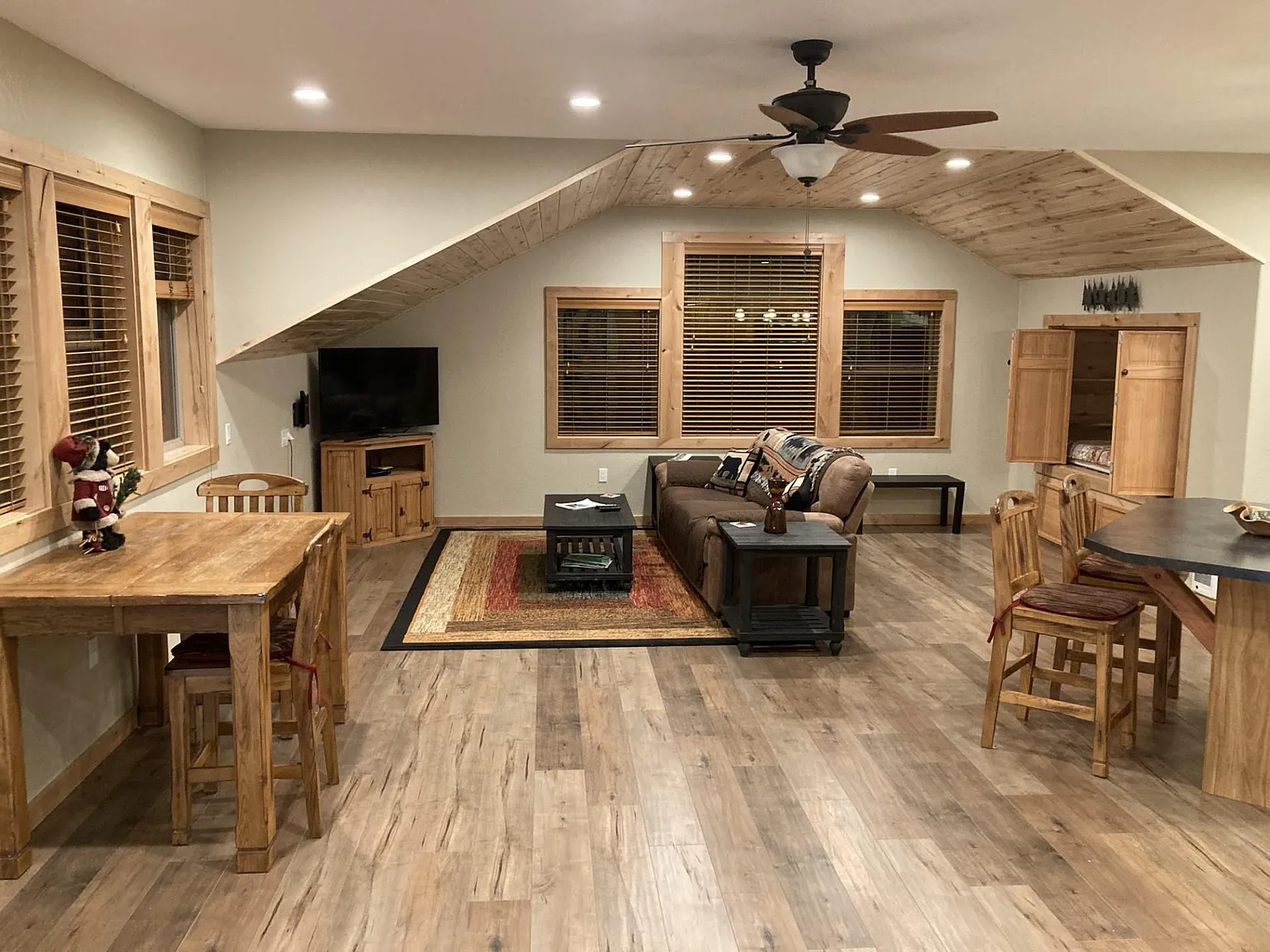 287 Boulder Ln — Photo 3
