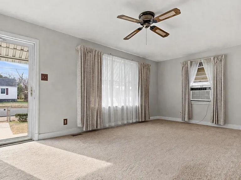 2409 Buford Ave — Photo 2