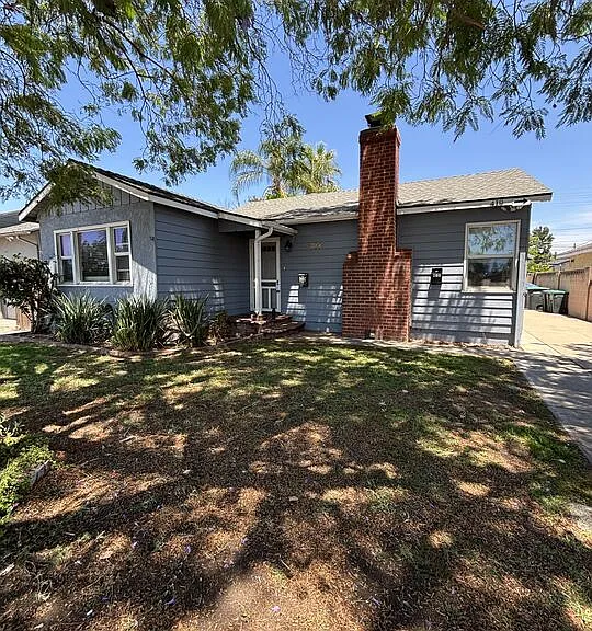 417 N Citrus St — Photo 2