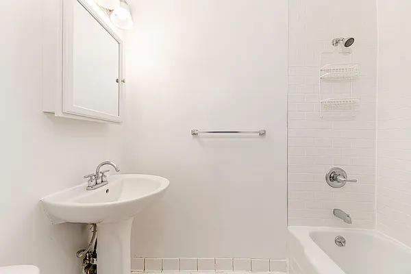 Rented by REAL New York | media 16