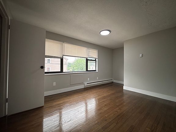 5th image of 110 Maltby St #7
