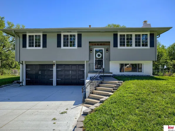 4607 Schroeder Dr, Omaha, NE 68157