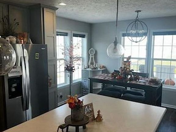 3rd image of 5218 Stoneybrook Ln