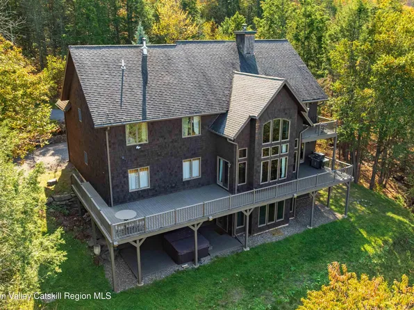 19 Twin Maples Lane, Windham, NY 12496