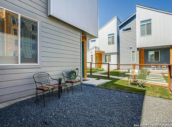 3rd image of 330 Clay St Unit 19