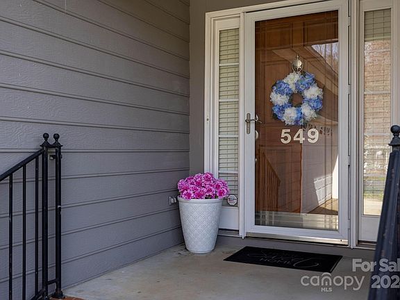 3rd image of 549 Cameron Pointe Ln