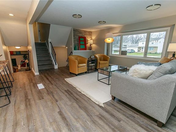 2nd image of 2345 Augustine Dr