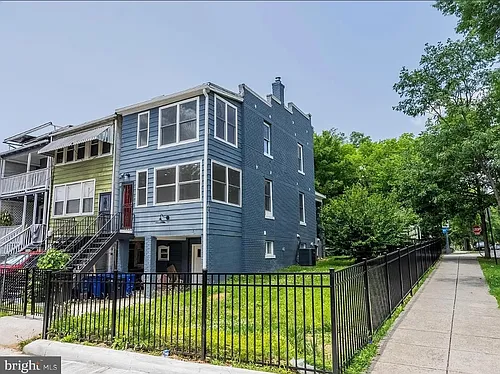 1233 Trinidad Ave NE Photo 1