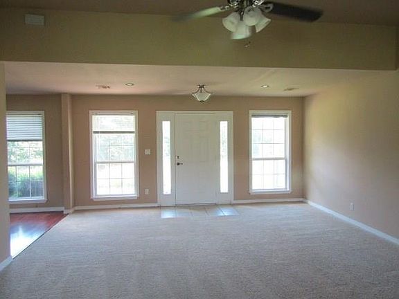 5th image of 14051 Whiteoak Ln