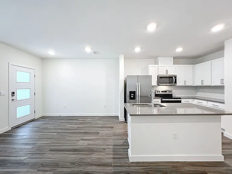 231 Dapper Ct — Photo 14