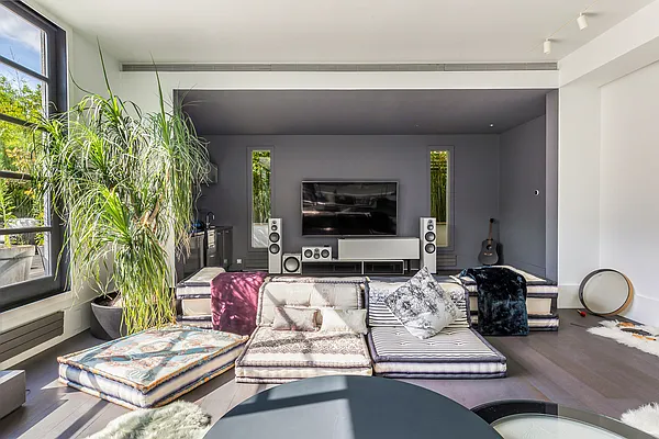 Sold by Casa Blanca Real Estate | media 42