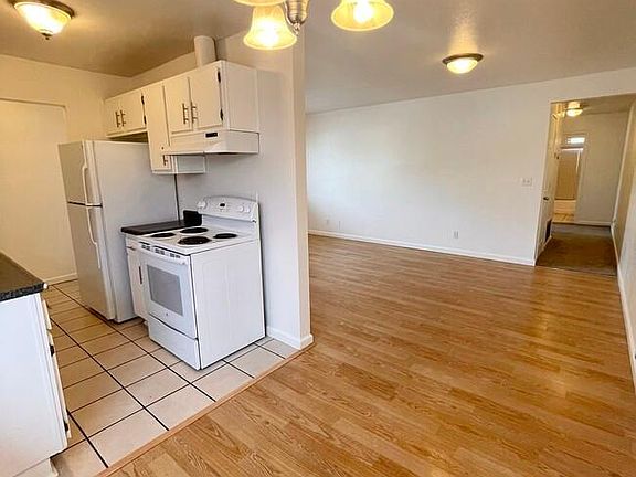 5th image of 925 Carro Dr