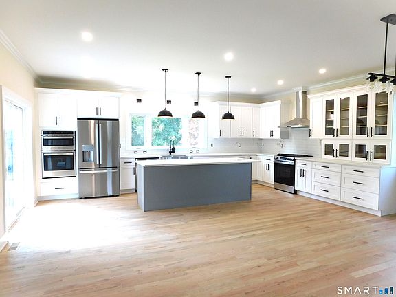 4th image of 60 Mohegan Road