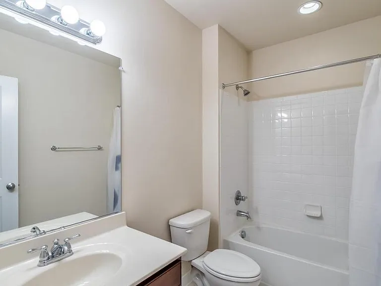 42329 Benfold Sq — Photo 18