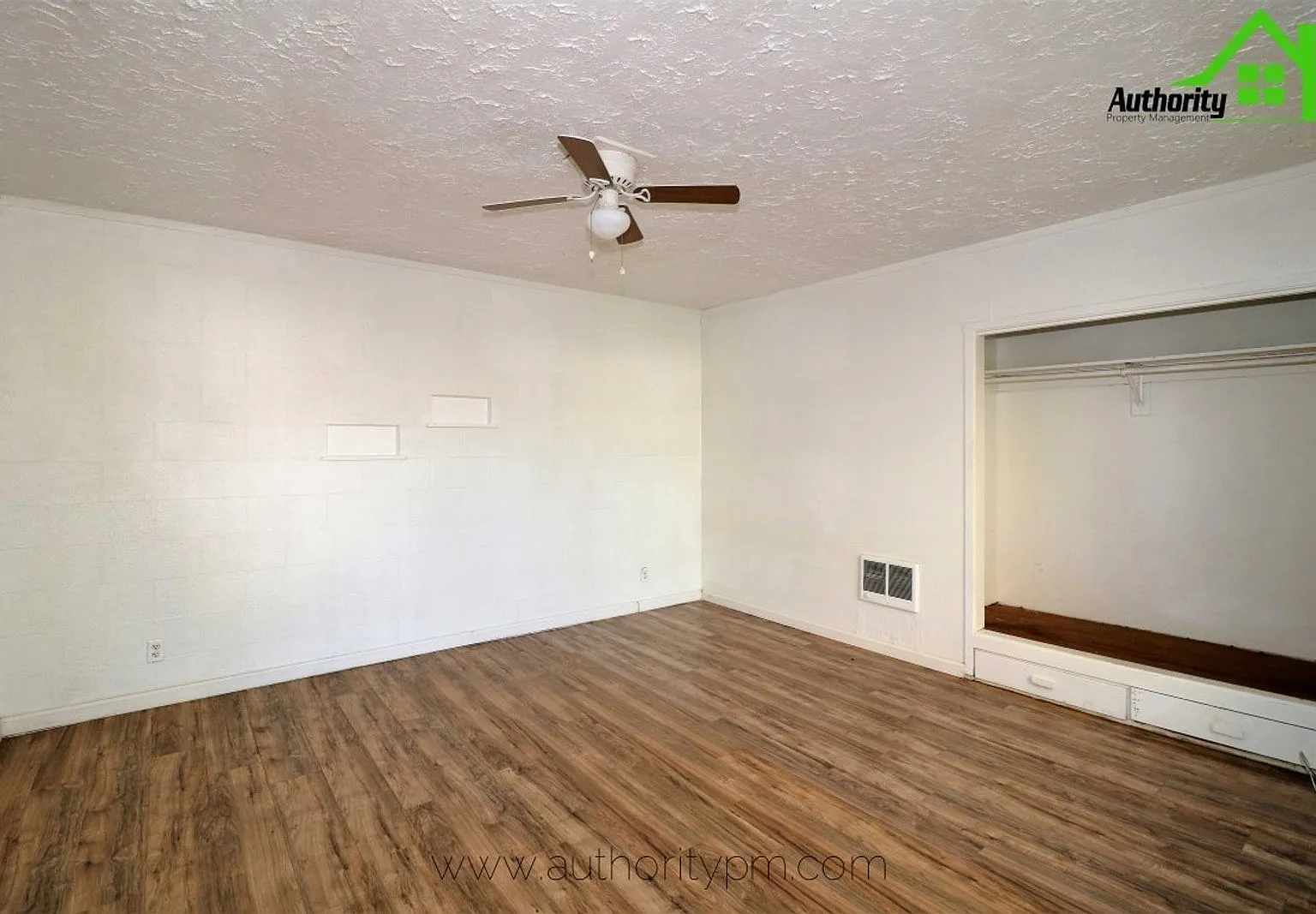 Studio, 1.0 bath, 500 sqft, $850 — Photo 4
