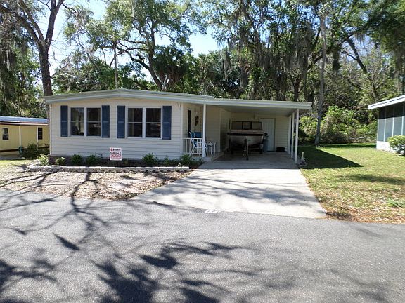 2nd image of 121 Queens Dr