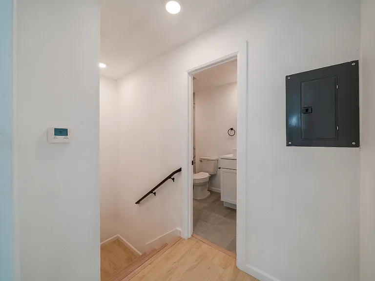 1005 Essex St #202 — Photo 7