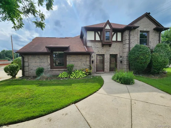 19400 W 11 Mile Rd, Lathrup Village, MI 48076