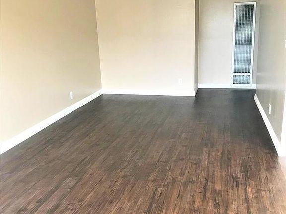 5th image of 13640 Chadron Ave #10