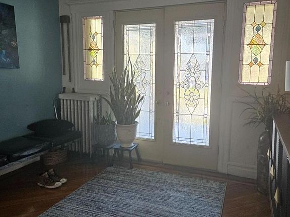 3rd image of 21 Glenwood Pl