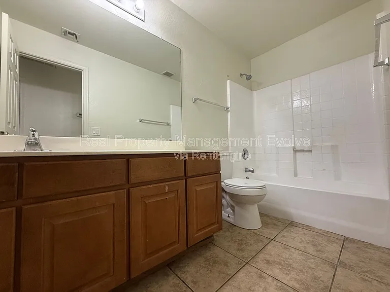 1225 W Shumway Farm Rd — Photo 16