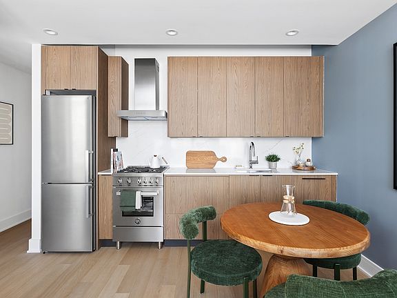 3rd image of 4322 Queens St #8A