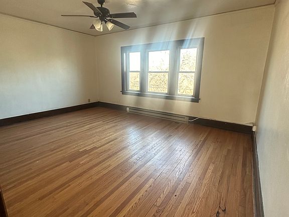2nd image of 1607 Crosby St #11