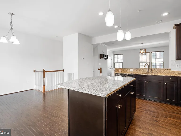 6252 Alexa St — Photo 10