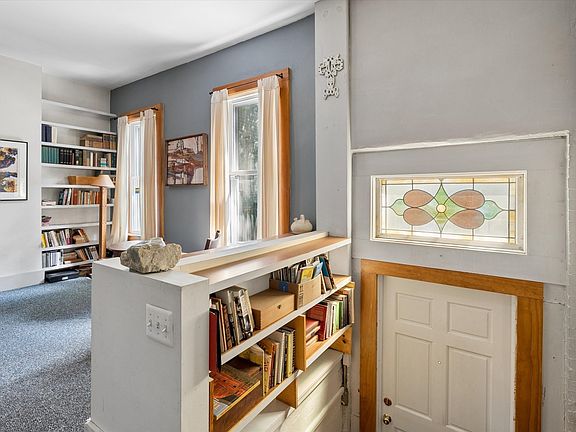 3rd image of 10 Eldridge Pl