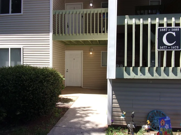 1677 Eagles Pl #104C — Photo 1