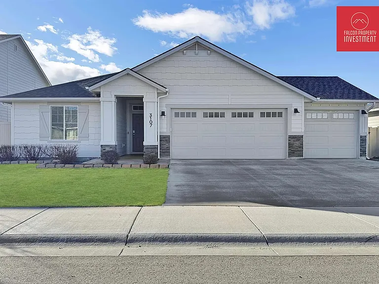 3107 N Moonshadow Ave — Photo 1