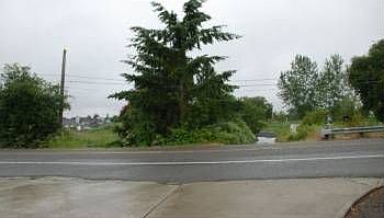 2nd image of 10904 Vickery Ave E