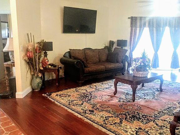 3rd image of 2070 Bottlebrush Dr