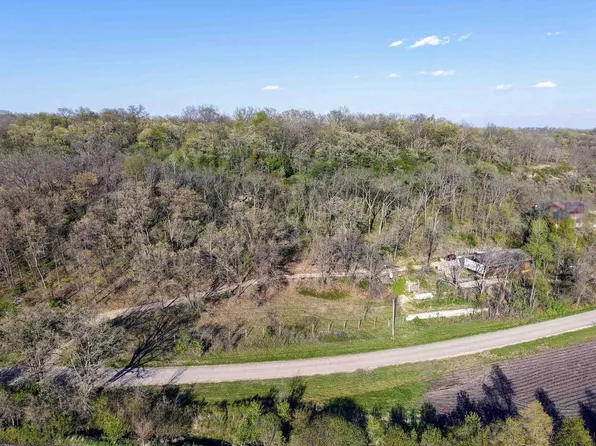 000 Peerless Road #1, New Glarus, WI 53574