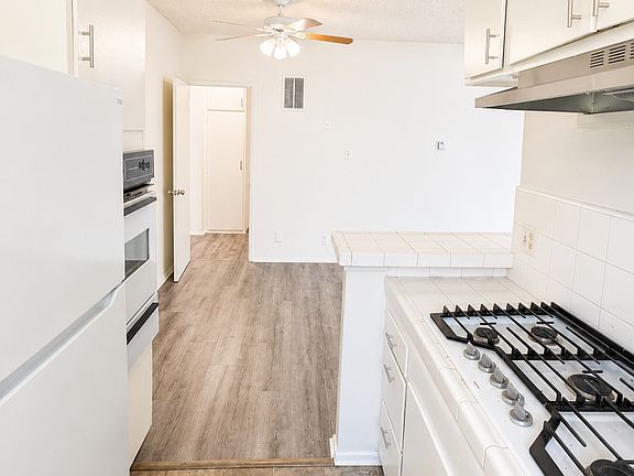 4th image of 14341 Chandler Blvd #19