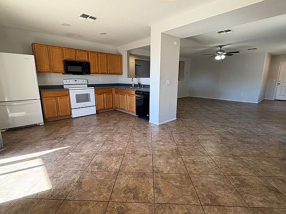 4th image of 11537 W Scotts Dr